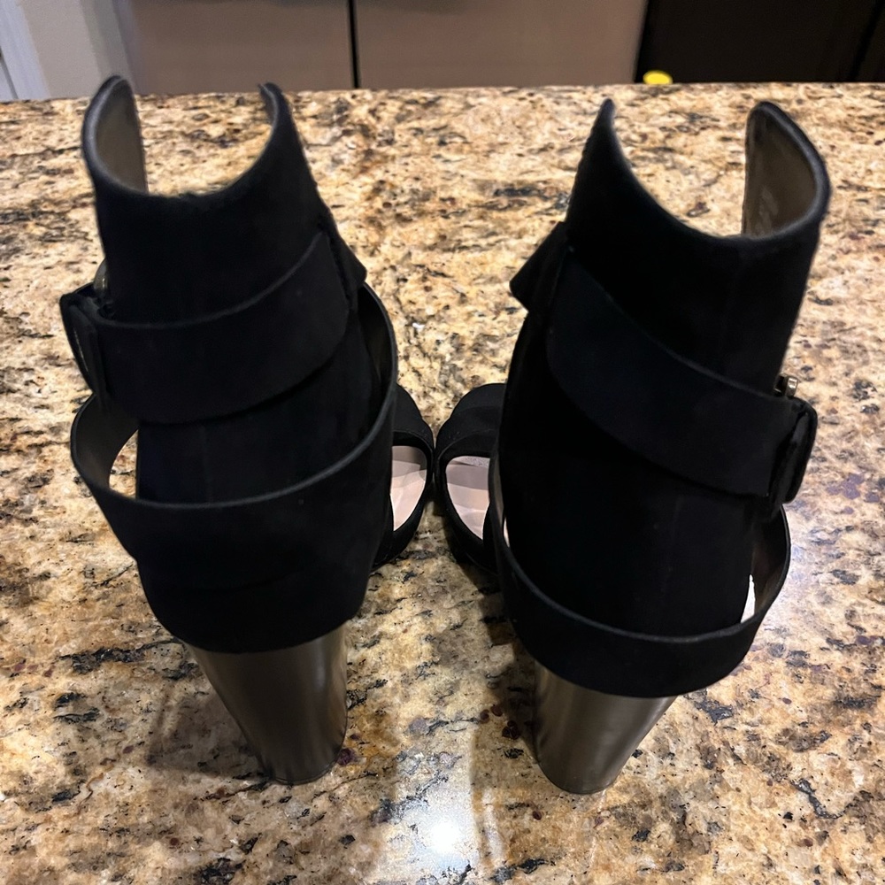 Size 6 dress sandals from shoedazzle